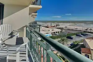 San Luis 736 - Oceanfront Paradise Apartments, Galveston