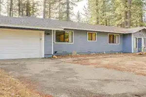 5 Mi to Heavenly Resort Cozy Home with Fenced Yard, South Lake Tahoe