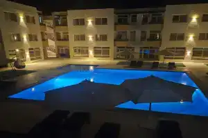 Modern apartment with pool view in, Port Ghalib