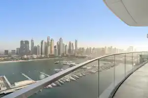 Luxe 2BR with Full Marina Views & Beach Access Apartments, Dubai