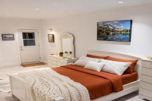 Cozy Deep Cove Retreat Near Quarry Rock Hike Apartments, Burnaby