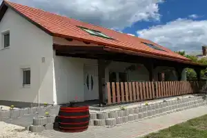 Jolcsi Apartman, Balatonfured