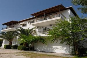 Digenis Studios, Lygia