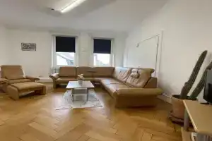 Geräumige 160 qm Wohnung für 9-11 Personen in der Stadtmitte Apartments, Goppingen