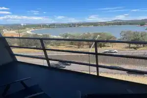 Luxe 1 BR Retreat Lake Views at Nishi New Acton City Mini-hotel, Canberra