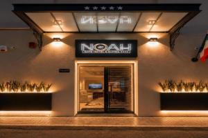 Noah Gate Hotel & Suites, Naples