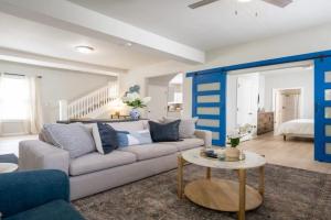 Modern 3BR Haven Near City Hotspots Guest house, Indianapolis