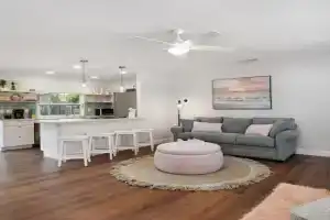 Gorgeous remodel with large yard Guest house, Bradenton