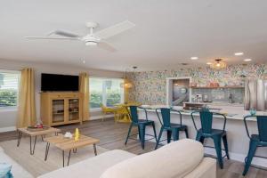 Wonderful home with game area Guest house, Bradenton