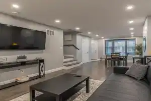 University City Executive Modern 3BR 2BA Within 5 min to Drexel, University of Pennsylvania, & Children's Hospital of Pennsylvania Guest house, Philadelphia