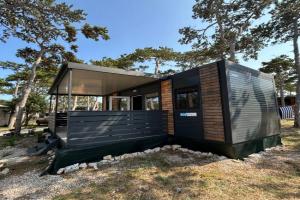 Forest House, Razanac