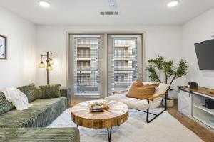 The Stockyards Junction -Pool, Gym & Free Parking Apartments, Fort Worth