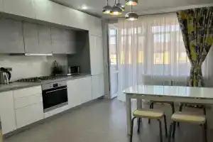 Apartamenty v tsentrea, ploshchad Pervogo Prezidenta, Uralsk