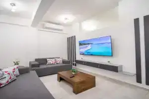 Plaza Achim 6A, Modern APT 250m from beach! Apartments, Sosua