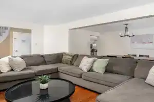 House with 5 Beds for Families in Great Location, Mississauga