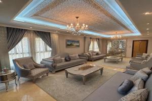 Entire studio private with luxury villa acess, Ajman City