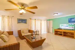 Charming 1BR Apt with Pool Walk to Beach Guest house, Sosua