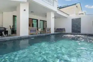 Heart pool villa with 5bedrooms, Patong