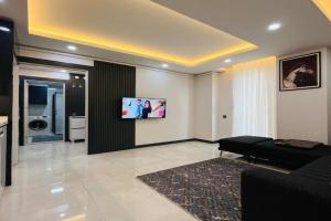 16 with Fast Internet and Elevator Apartments, Antalya