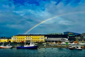 Riverside studioapartment 100m from trainstation!, Trondheim