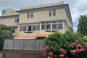 BR Court Apartment - 21 Sternes Avenue - 3 Bedrooms, Quatre Bornes