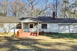 Great for Families! 1-Acre Hideaway in Guest house, Charlotte