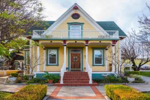 ViCTORIAN ViLLA-Hot Tub Pool Table Fabulous Yard, Paso Robles