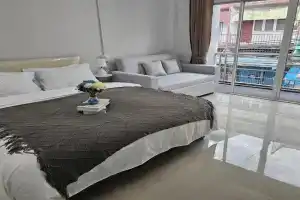 The Little Hive House in, Hat Yai