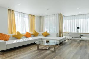 Comfort SeaView Apartment with Private Plunge Pool, Kamala