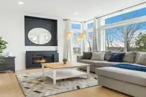 Modern Comfort 3BR Retreat Chefs Kitchen Guest house, Seattle