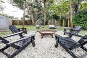 5 Mi to Las Olas Beach! Bright Home with Fenced Yard Guest house, Fort Lauderdale