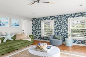 Bright and Modern Condo w/ Patio, Parking, AC Apartments, Provincetown
