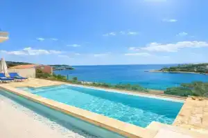 Sea View Luxury Villa Valora on Beach, Kassiopi
