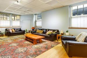 Long-Term Stay in! Pet-Friendly Condo Apartments, Milwaukee