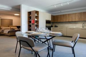Luxury High-Floor Studio Escape with Balcony, Pembroke