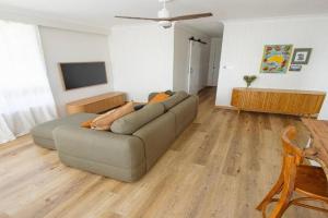 Rocky Beach Retreat - Sleeps 6 Apartments, Port Macquarie