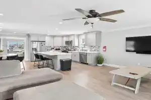 3 Bedroom 2 and half Baths 2 blocks to beach and boardwalk 8 beach badges, Seaside Heights