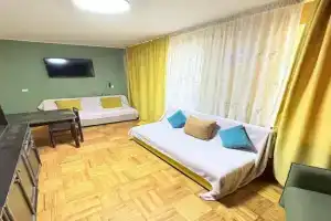 Uyut v Tsentre Zolotogo Kvadrata na Abylay hana ryadom s metro Apartments, Almaty