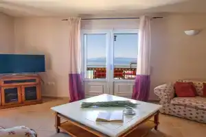 Lourdas Beach View by Villa Select, Lourdhata