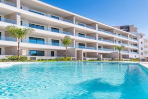 Luxury 3-Bedroom Apartment near Dona Ana Beach, Lagos