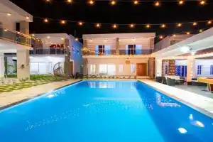 8BR Private Villa in 2 mins from Nightlife, Sosua