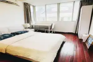 Lujiazui Minimalist Retreat 4 Min Walk to Metro Steps from Tower Apartments, Shanghai