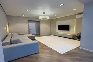 Golden Square 3-room apartment, Almaty
