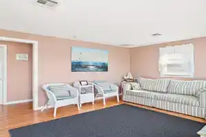Private 2 bedroom Front House Sleeps 4 Yard, Deck & BBQ Beach Badges, Seaside Heights