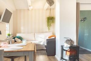 Ferienbungalow Kleine Hummelkate Guest house, Scharbeutz