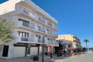 APT Cristina, Edificio Copacabana-Es Pujols playa Apartments, Es Pujols