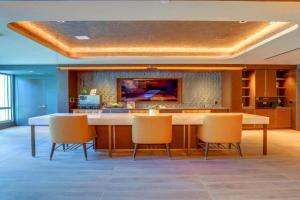 Spacious Apt Near Metro in Prime Area Apartments, Arlington