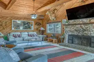 Hot Tub, Spacious Deck Woodsy Haven in! Guest house, Ruidoso