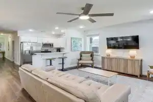 4 Mi to Forsyth Park Updated Home with Large Yard! Guest house, Savannah