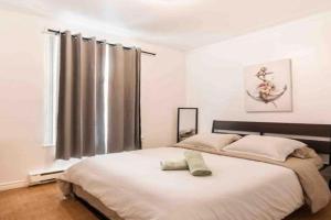 FULL KITCHEN 6min from DTOWN Room B, Montreal